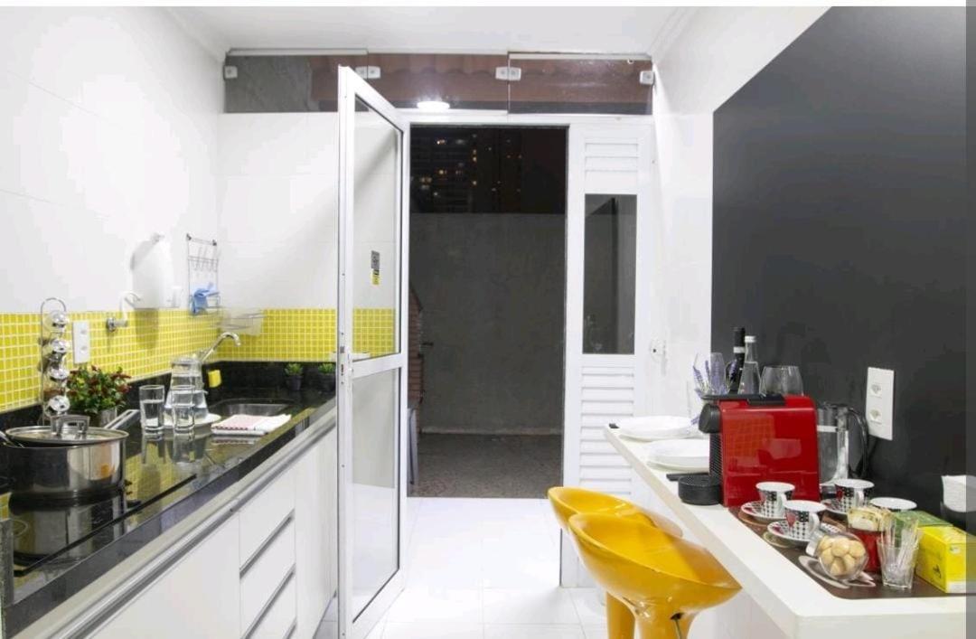 House For 12 People Near Aeroport